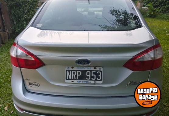 Autos - Ford Fiesta Kintetic 2014 Nafta 86000Km - En Venta