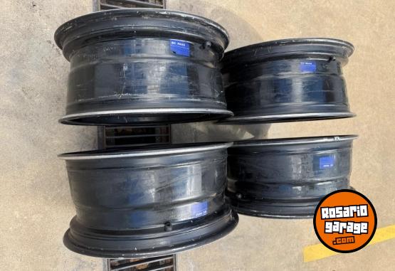 Accesorios para Autos - Vendo llantas y cubiertas 17 - En Venta