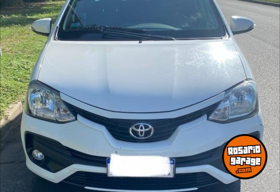 Autos - Toyota Etios 2017 Nafta 229000Km - En Venta