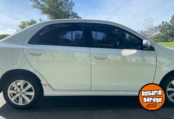 Autos - Toyota Etios 2017 Nafta 229000Km - En Venta