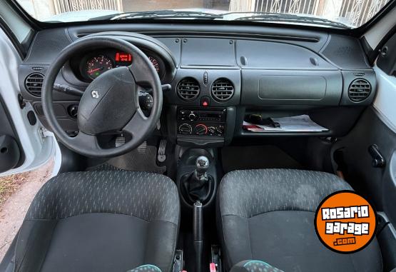 Utilitarios - Renault Kangoo 2016 GNC 160000Km - En Venta