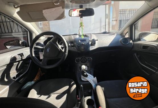 Autos - Ford Fiesta Kinetic 2016 Nafta 150000Km - En Venta