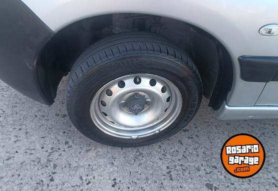 Utilitarios - Peugeot Partner 2013 Nafta 138800Km - En Venta