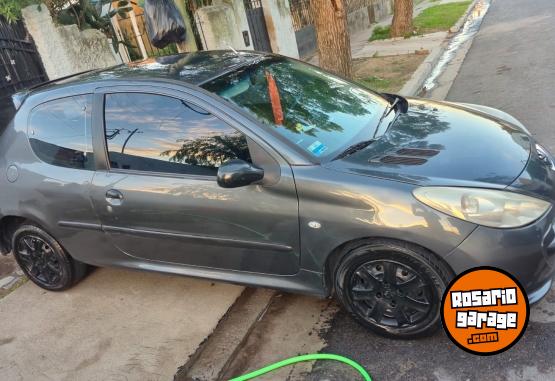 Autos - Peugeot 207 2010 Nafta 194000Km - En Venta