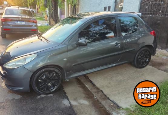 Autos - Peugeot 207 2010 Nafta 194000Km - En Venta