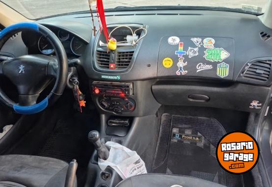 Autos - Peugeot 207 2010 Nafta 194000Km - En Venta