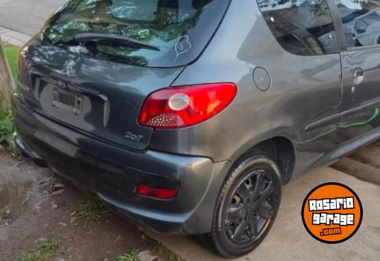 Autos - Peugeot 207 2010 Nafta 194000Km - En Venta