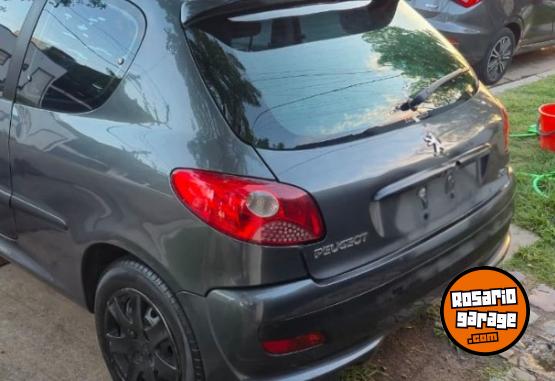 Autos - Peugeot 207 2010 Nafta 194000Km - En Venta