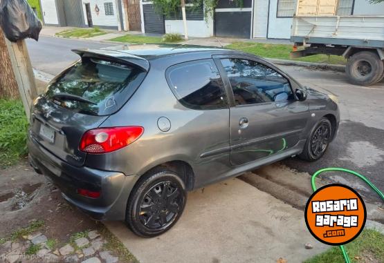 Autos - Peugeot 207 2010 Nafta 194000Km - En Venta