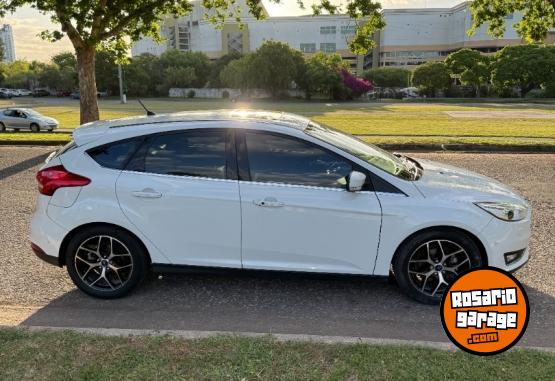 Autos - Ford FOCUS TITANIUM 2017 Nafta 153000Km - En Venta