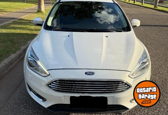 Autos - Ford FOCUS TITANIUM 2017 Nafta 153000Km - En Venta