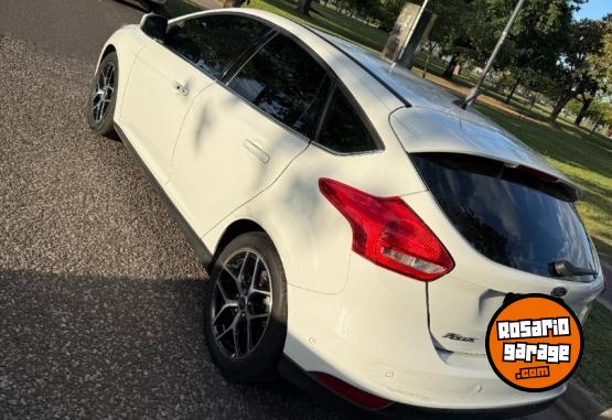 Autos - Ford FOCUS TITANIUM 2017 Nafta 153000Km - En Venta