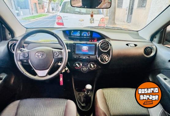 Autos - Toyota Etios 2021 Nafta 45000Km - En Venta