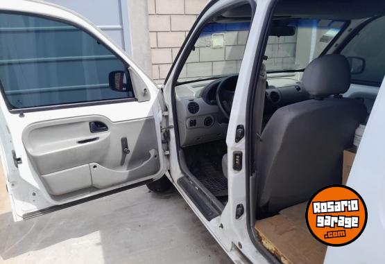 Utilitarios - Renault Kangoo 2004 Diesel 270000Km - En Venta
