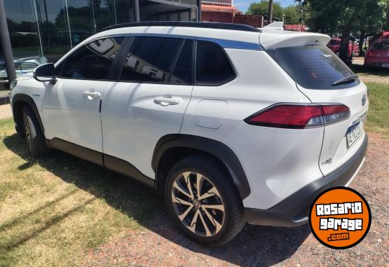 Autos - Toyota Corolla Cross SEG H�brido 2021 Electrico / Hibrido 76000Km - En Venta