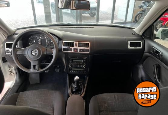 Autos - Volkswagen BORA TRENDLINE 2011 Nafta 147900Km - En Venta