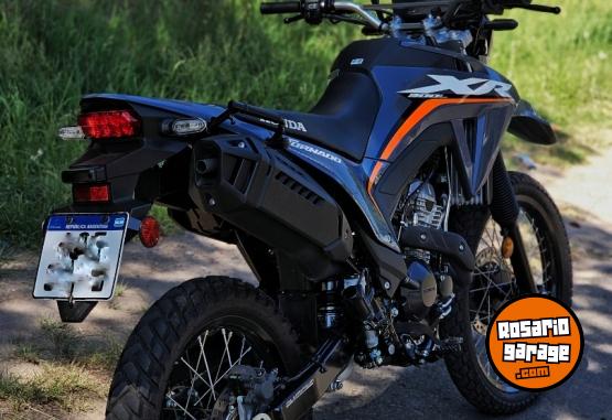 Motos - Honda Tornado xr 300 2025 Nafta 3400Km - En Venta