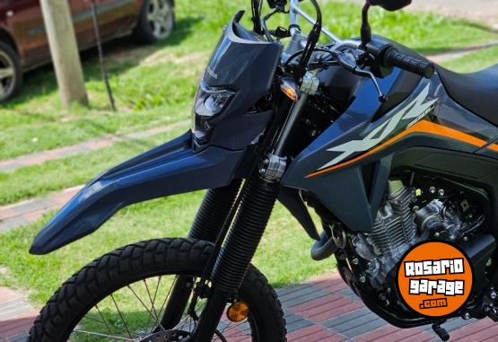 Motos - Honda Tornado xr 300 2025 Nafta 3400Km - En Venta