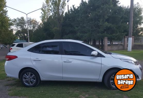 Autos - Toyota YARIS XLS CVT 2021 Nafta 147000Km - En Venta