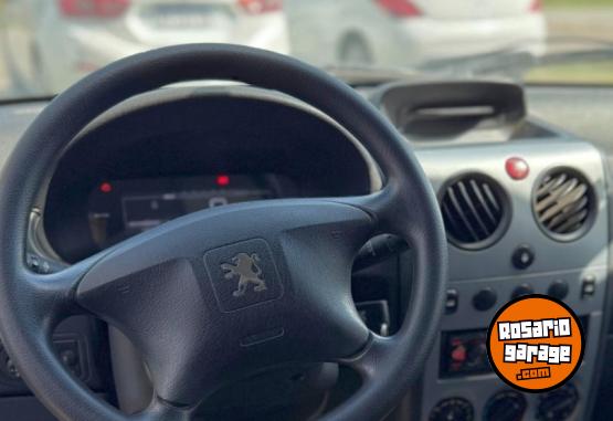 Utilitarios - Peugeot PARTNER CONFORT 1.6 2023 GNC 87000Km - En Venta