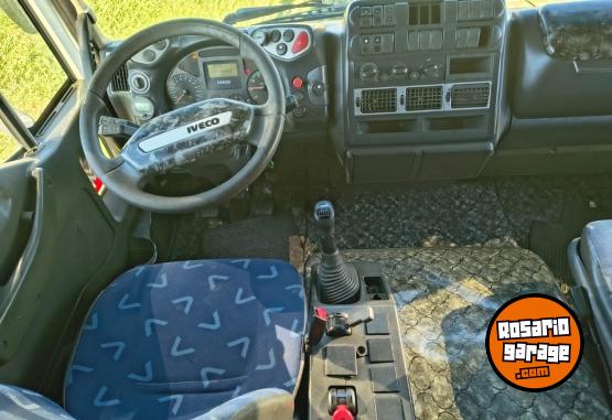 Camiones y Gr�as - IVECO CURSOR 330 � A�o 2014 - Tercer Eje Neumatico - En Venta