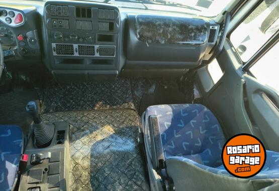 Camiones y Gr�as - IVECO CURSOR 330 � A�o 2014 - Tercer Eje Neumatico - En Venta