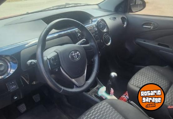 Autos - Toyota Etios XLS 5 ptas 2016 Nafta 110000Km - En Venta