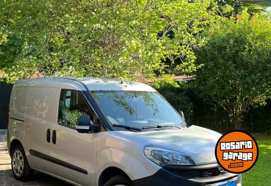 Utilitarios - Fiat Doblo cargo 2017 Nafta 53000Km - En Venta