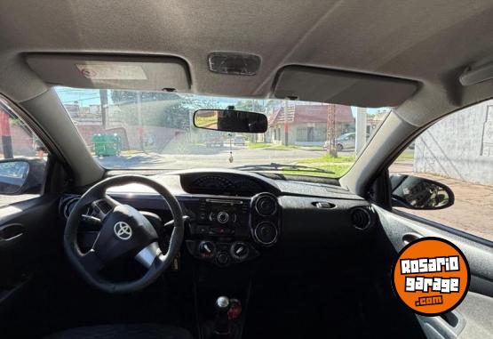 Autos - Toyota �ticos XLS 1.5 M/T 2014 Nafta 130000Km - En Venta