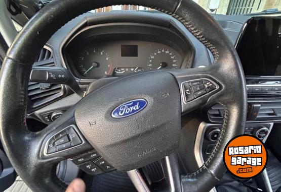 Autos - Ford Titanium 2022 Nafta 63000Km - En Venta