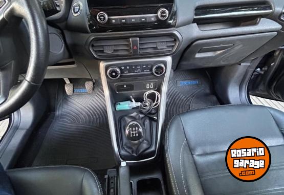 Autos - Ford Titanium 2022 Nafta 63000Km - En Venta