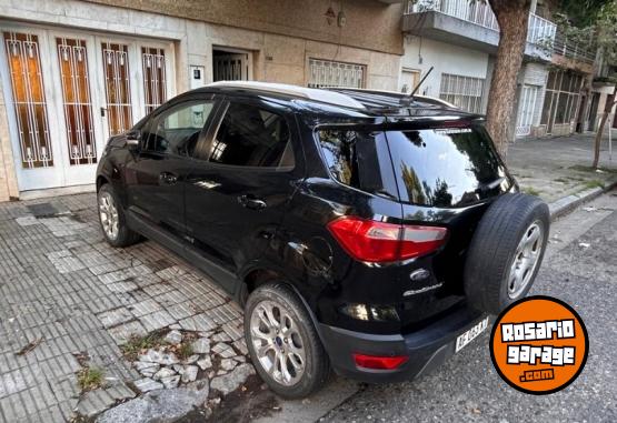 Autos - Ford Titanium 2022 Nafta 63000Km - En Venta