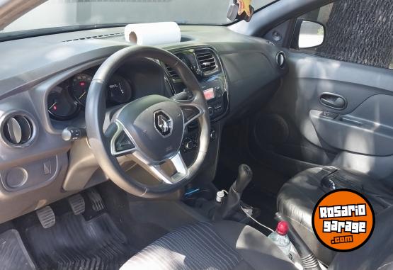 Autos - Renault Logan 2022 Nafta 142000Km - En Venta