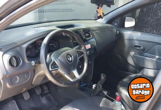 Autos - Renault Logan 2022 Nafta 142000Km - En Venta