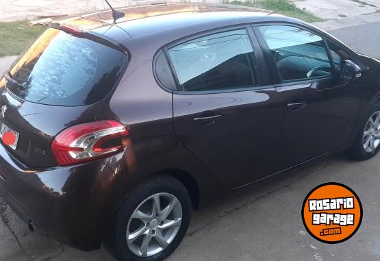 Autos - Peugeot 208 allure 2013 Nafta 125000Km - En Venta