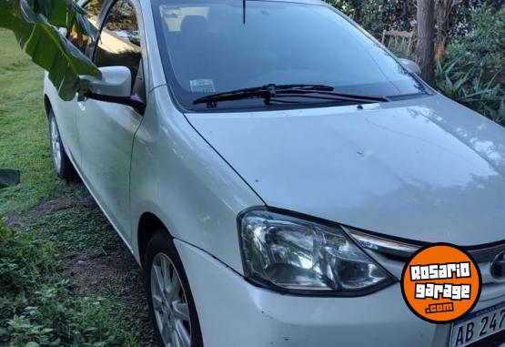 Autos - Toyota Etios Sedan XLS 2017 Nafta 140000Km - En Venta