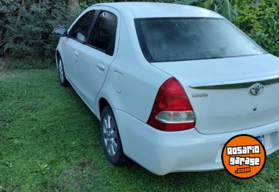 Autos - Toyota Etios Sedan XLS 2017 Nafta 140000Km - En Venta