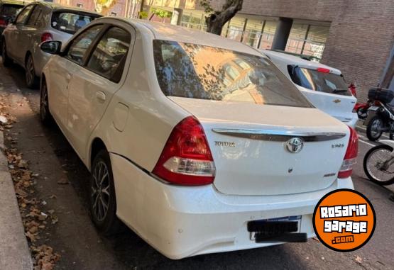 Autos - Toyota Etios 2016 Nafta 70000Km - En Venta