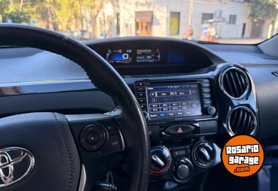 Autos - Toyota Etios 2016 Nafta 70000Km - En Venta