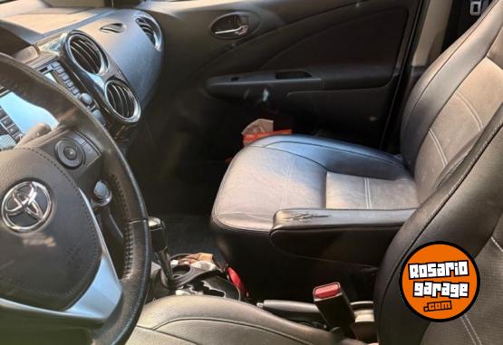 Autos - Toyota Etios 2016 Nafta 70000Km - En Venta