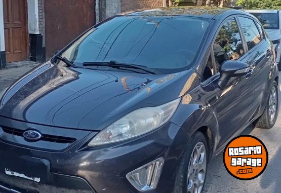 Autos - Ford Fiesta Titanium 2013 Nafta 200000Km - En Venta