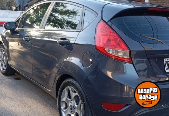 Autos - Ford Fiesta Titanium 2013 Nafta 200000Km - En Venta