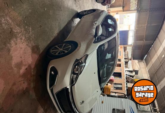 Autos - Peugeot 208 felline 2019 Nafta 120000Km - En Venta