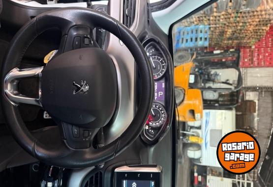 Autos - Peugeot 208 felline 2019 Nafta 120000Km - En Venta