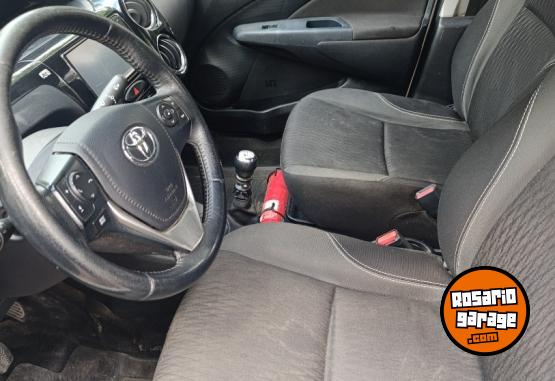 Autos - Toyota Etios xls 2017 GNC 300000Km - En Venta