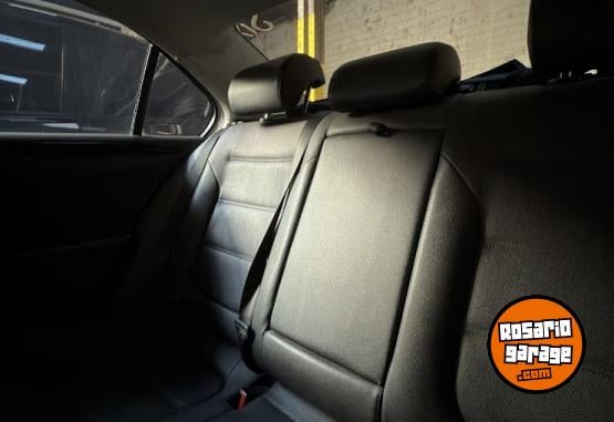 Autos - Volkswagen Vento Luxury Triptonic 2012 Nafta 180000Km - En Venta