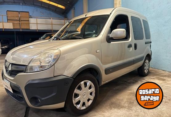 Utilitarios - Renault kangoo 2015 GNC 185000Km - En Venta