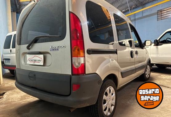Utilitarios - Renault kangoo 2015 GNC 185000Km - En Venta