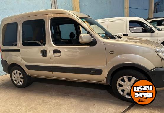 Utilitarios - Renault kangoo 2015 GNC 185000Km - En Venta