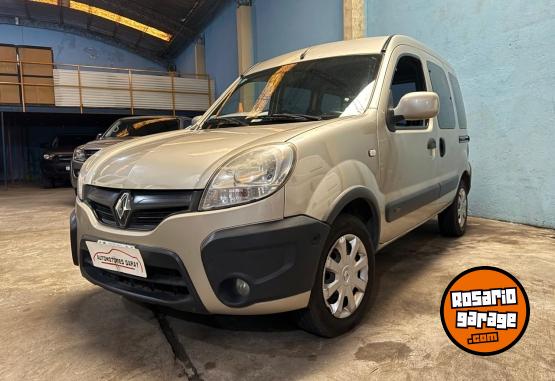Utilitarios - Renault kangoo 2015 GNC 185000Km - En Venta